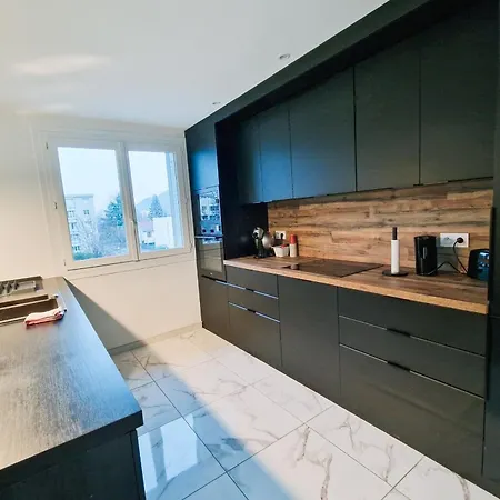 #gh Butler's Monochrome Apartment Saint-Martin-d'Heres